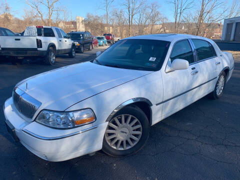 2005 Lincoln Town Car for sale at Trocci's Auto Sales in West Pittsburg PA