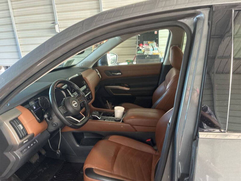 2022 Nissan Pathfinder Platinum