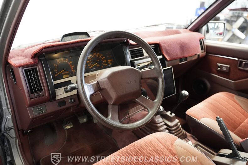 1989 Nissan Truck