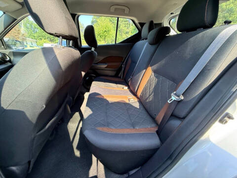 2019 Nissan Kicks SR