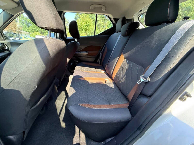 2019 Nissan Kicks SR