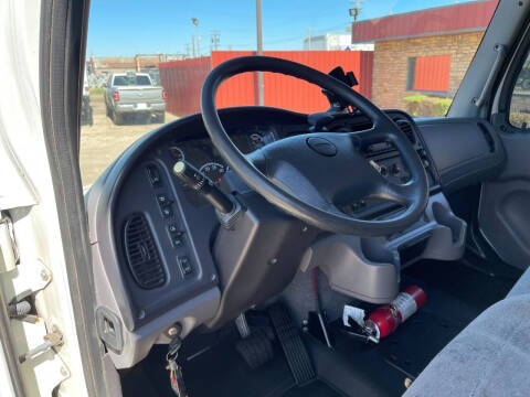 2013 Freightliner Business class M2