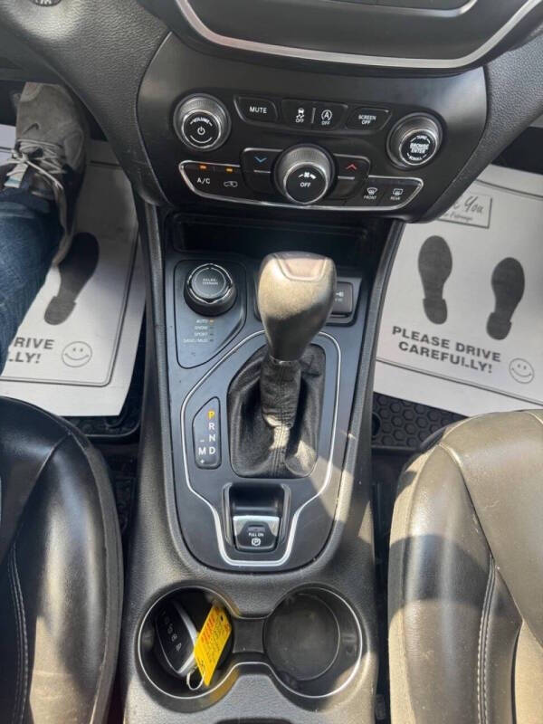 2019 Jeep Cherokee Latitude Plus