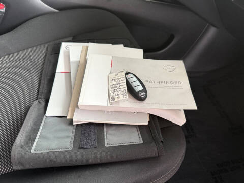 2020 Nissan Pathfinder SV