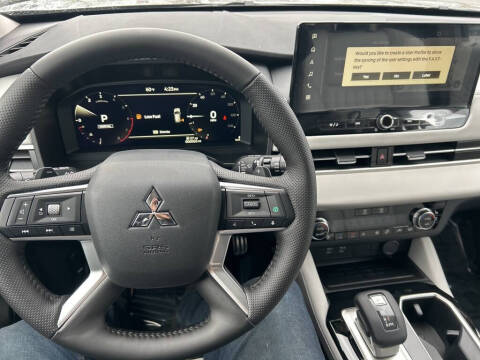 2025 Mitsubishi Outlander SEL Platinum Edition