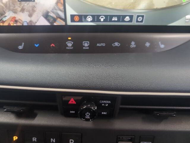 2026 Nissan LEAF Platinum+