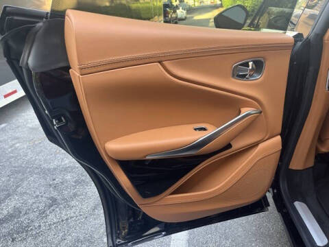 2022 Aston Martin DBX