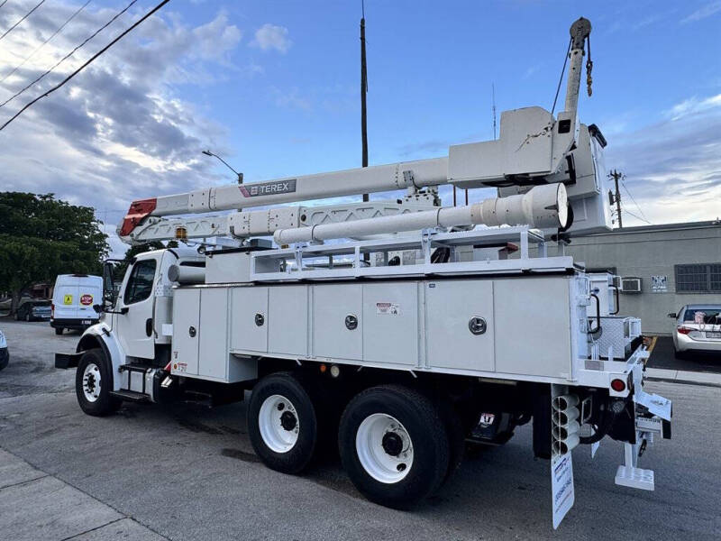 2017 Freightliner M2 106