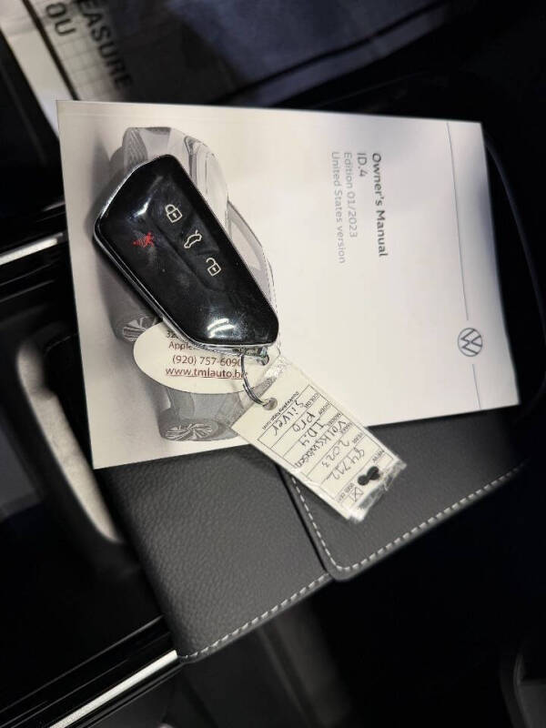 2023 Volkswagen ID.4 Pro