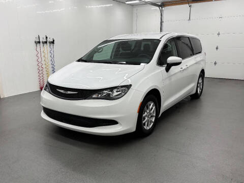 2023 Chrysler Voyager LX