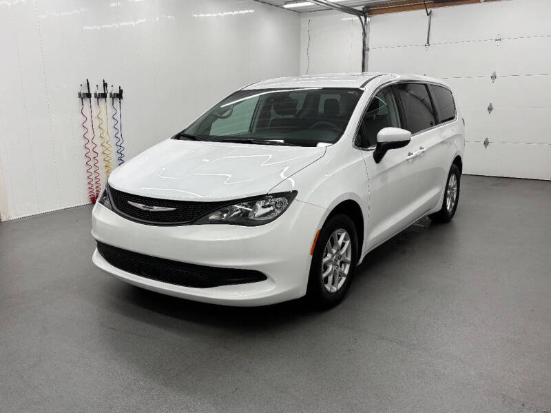 2023 Chrysler Voyager LX