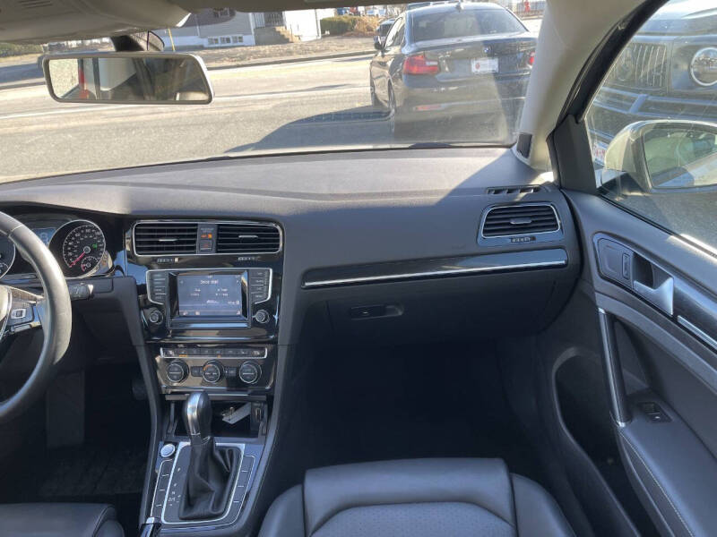 2015 Volkswagen Golf TSI SEL