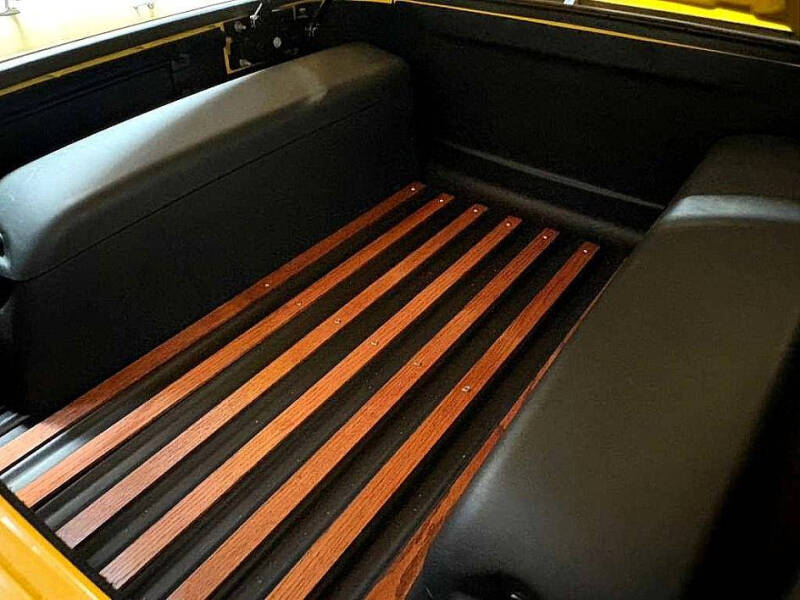 2004 Chevrolet SSR LS