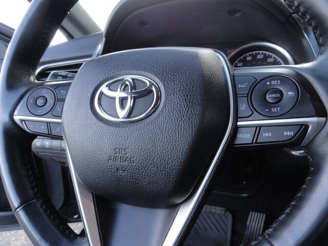 2022 Toyota Camry Hybrid XLE