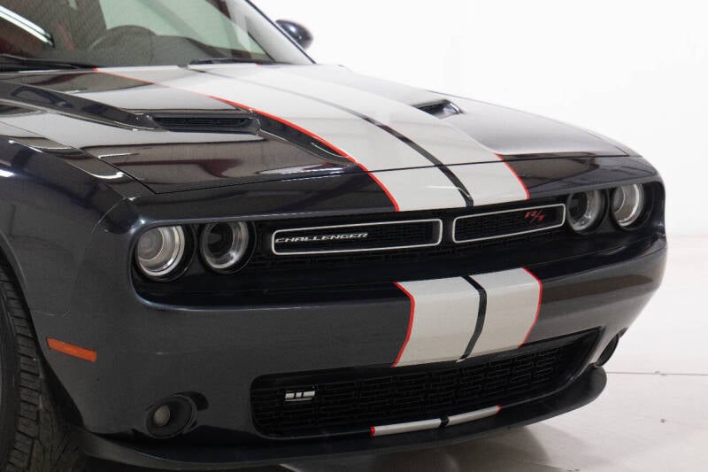 2018 Dodge Challenger R/T photo 11