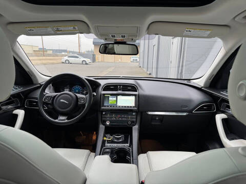 2017 Jaguar F-PACE 35t Prestige