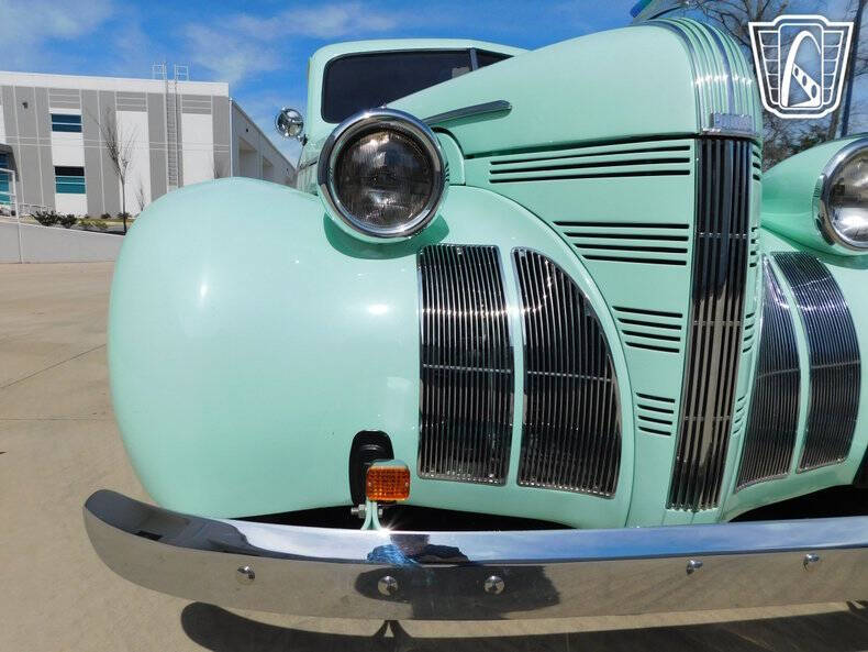 1939 Pontiac Silver Streak