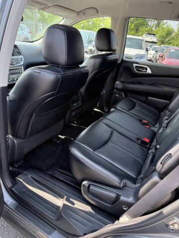 2018 Nissan Pathfinder SL