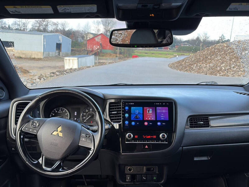 2020 Mitsubishi Outlander SE