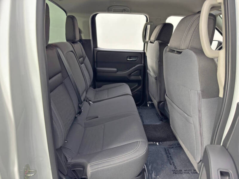 2022 Nissan Frontier SV