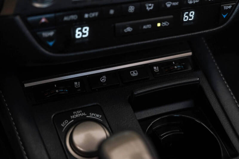 2018 Lexus ES 300h