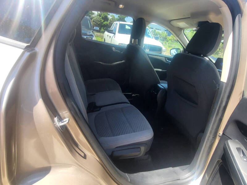 2020 Ford Escape SE