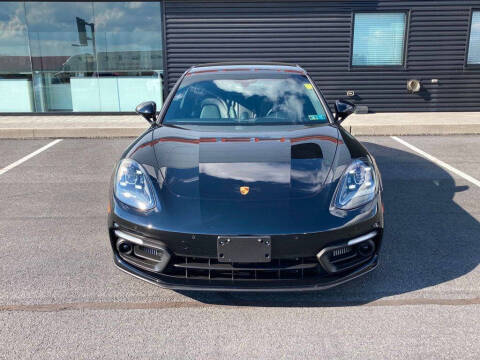 2023 Porsche Panamera 4 Platinum Edition