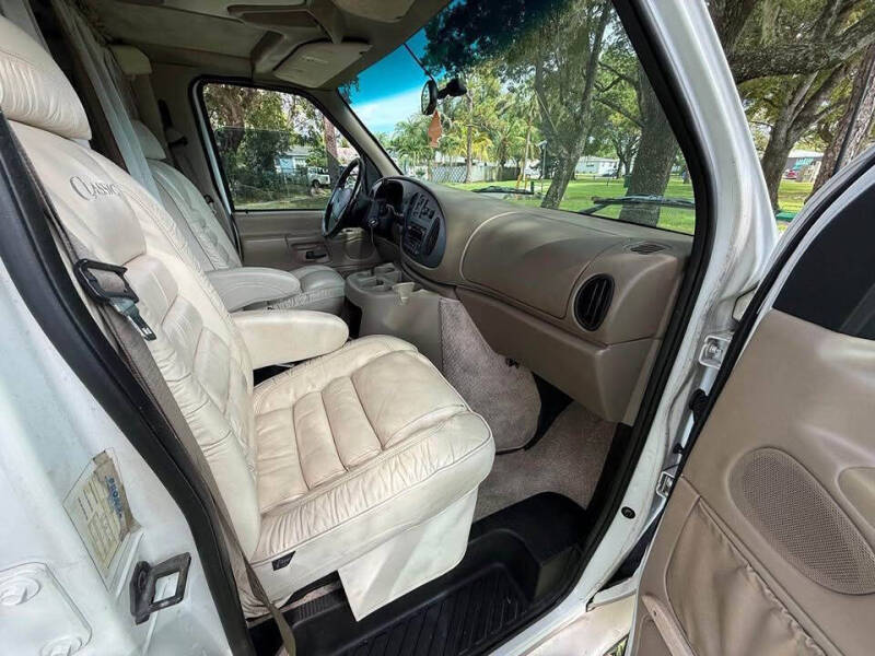 2000 Ford E-Series