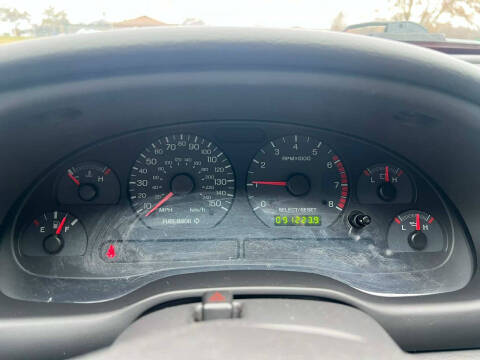 2004 Ford Mustang GT Deluxe