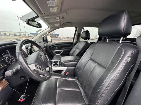 2017 Nissan Titan SL