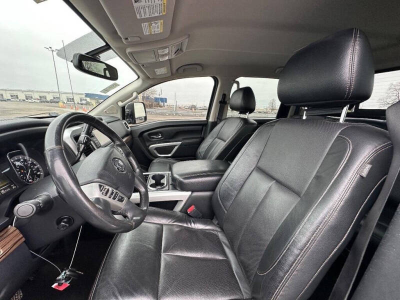 2017 Nissan Titan SL