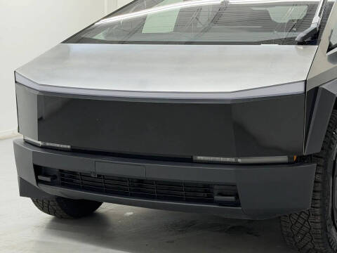 2025 Tesla Cybertruck Long Range