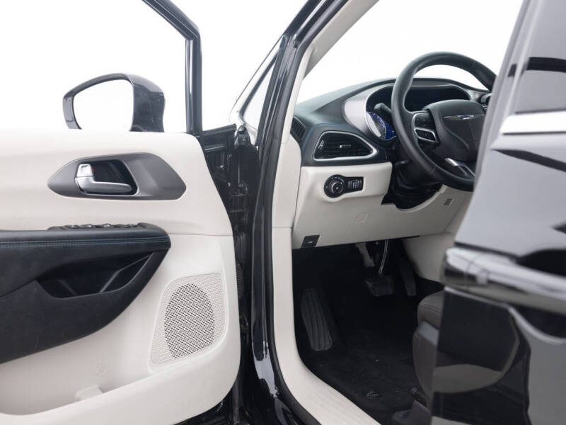 2021 Chrysler Pacifica Touring