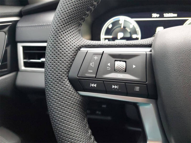 2025 Mitsubishi Outlander PHEV SE