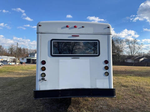 2017 Ford E-Series E-450 SD