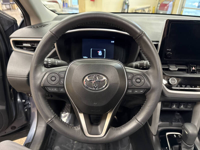 2024 Toyota Corolla Cross XLE