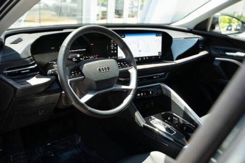 2025 Audi Q5 quattro Premium TFSI