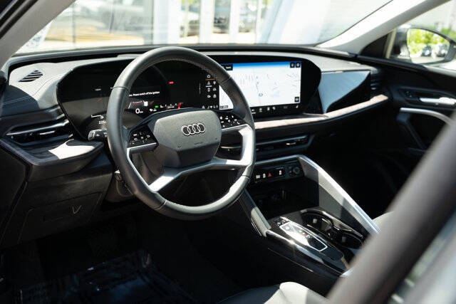 2025 Audi Q5 quattro Premium TFSI