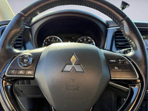 2020 Mitsubishi Outlander SE
