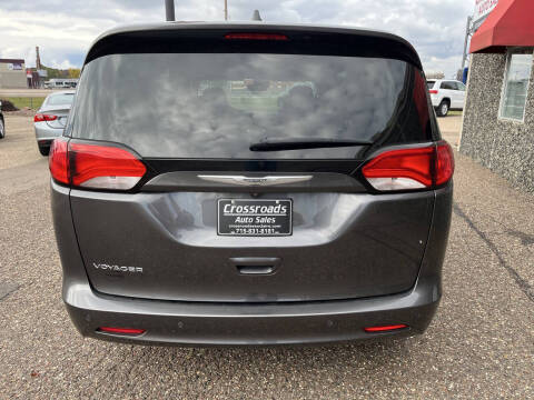 2021 Chrysler Voyager LX