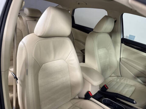 2015 Volkswagen Passat 1.8T SEL Premium