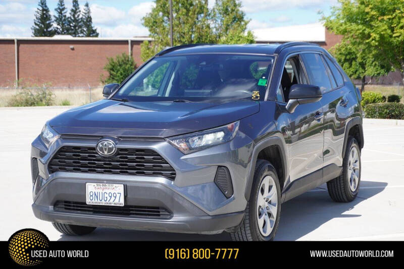 2020 Toyota RAV4 LE