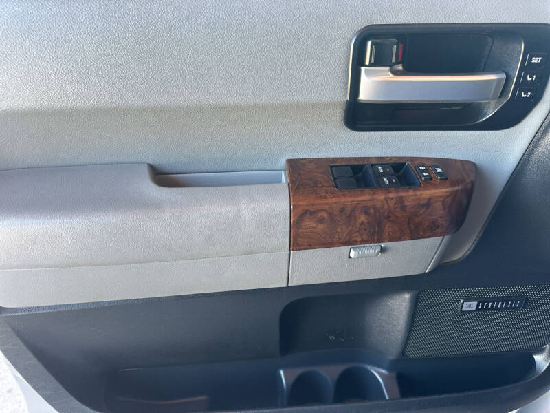 2010 Toyota Sequoia Platinum