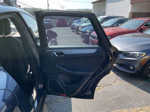 2015 Porsche Macan S