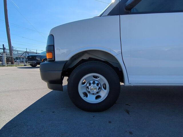 2025 Chevrolet Express 2500