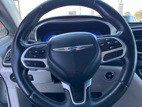 2017 Chrysler Pacifica Touring-L Plus