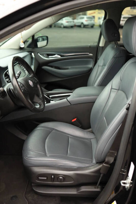 2020 Buick Enclave Essence