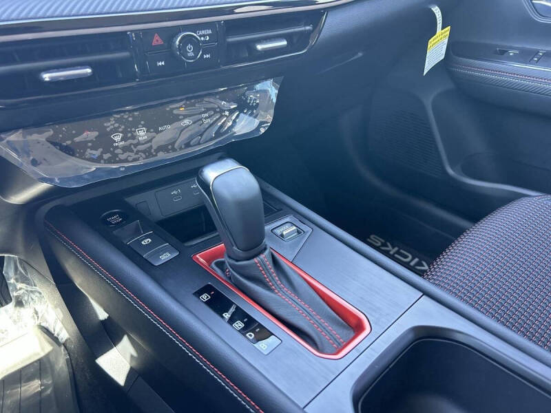 2025 Nissan Kicks SR