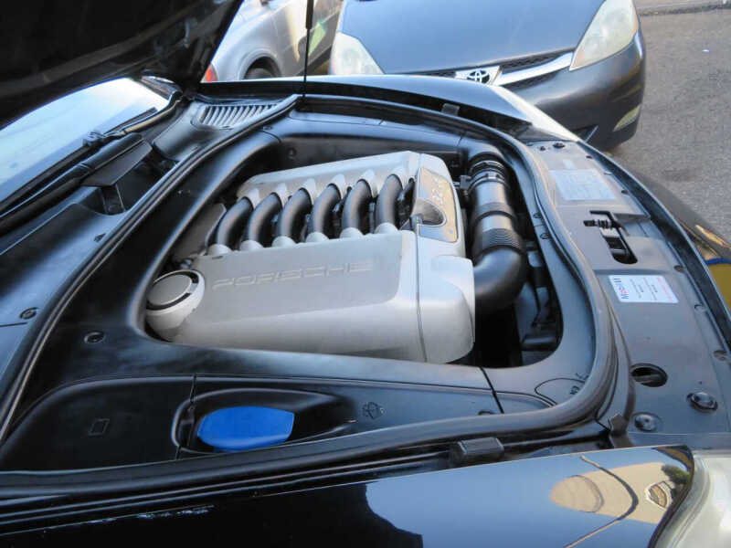 2004 Porsche Cayenne Tiptronic