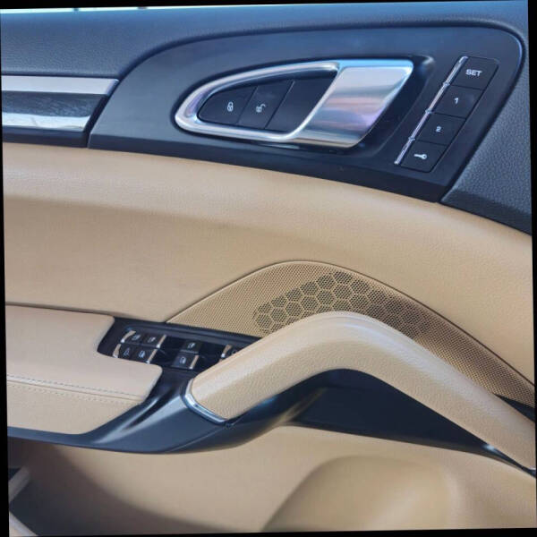 2018 Porsche Cayenne Platinum Edition